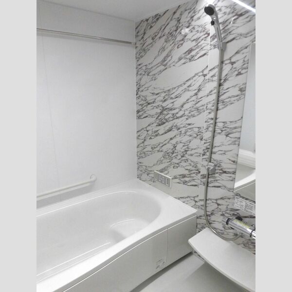 ラフィネ アロッツィオ302号室 お風呂