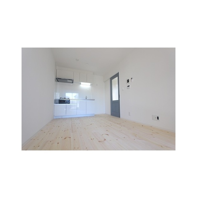 Ｂｌｕ　ｍａｒｅ101号室 リビング