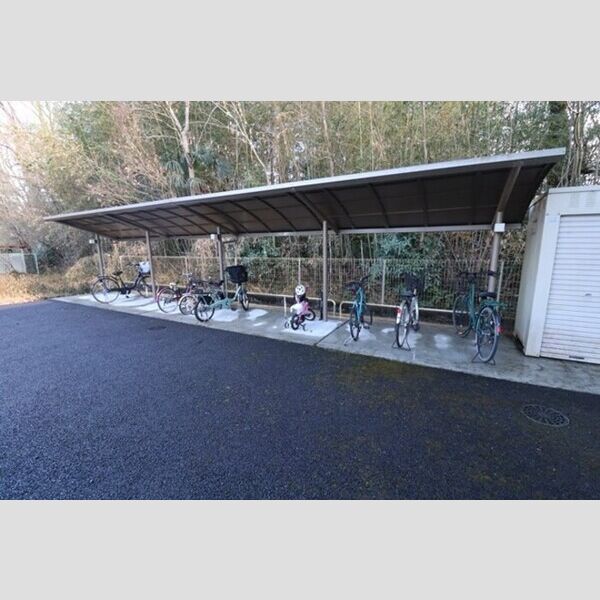 グリーンコートLH 駐輪場