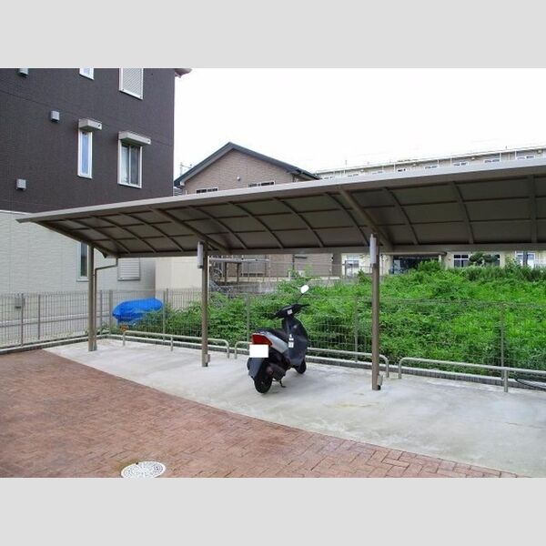 ビッグベン・ラピス 駐輪場