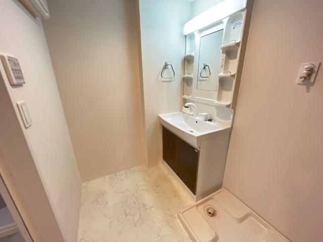 ブラン　メゾン 洗髪洗面化粧台