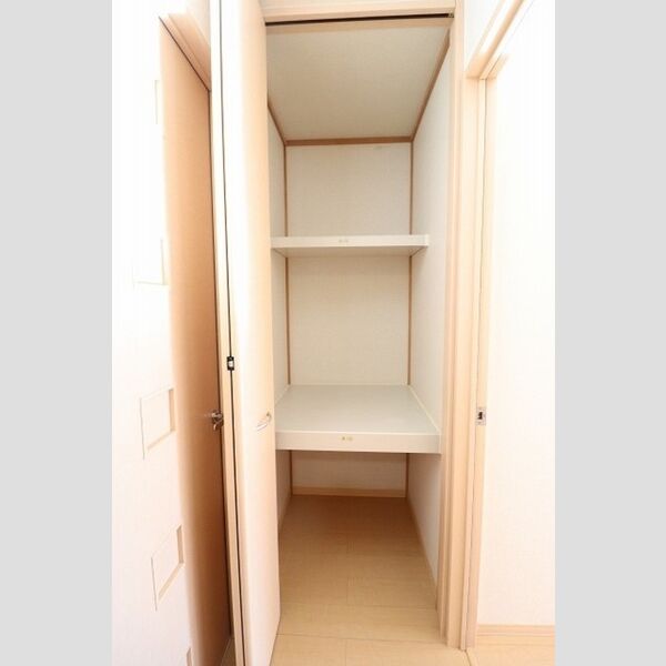 セジュール・ヤノ201号室 廊下収納