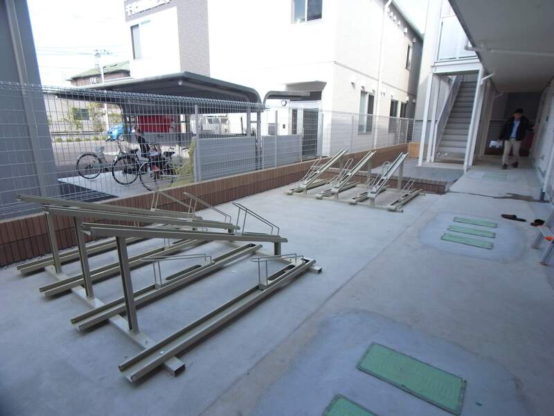 サンハイム高砂 駐車場