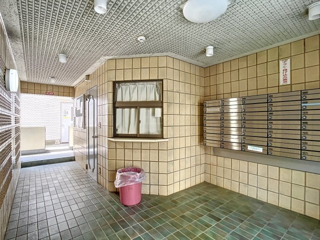 ハイタウン駒沢公園2階 ロビー