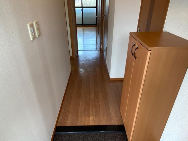スカイパークオキツカ301号室 廊下
