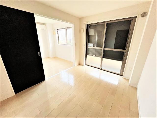 プレカーレ　ミキ101号室 窓シャッター