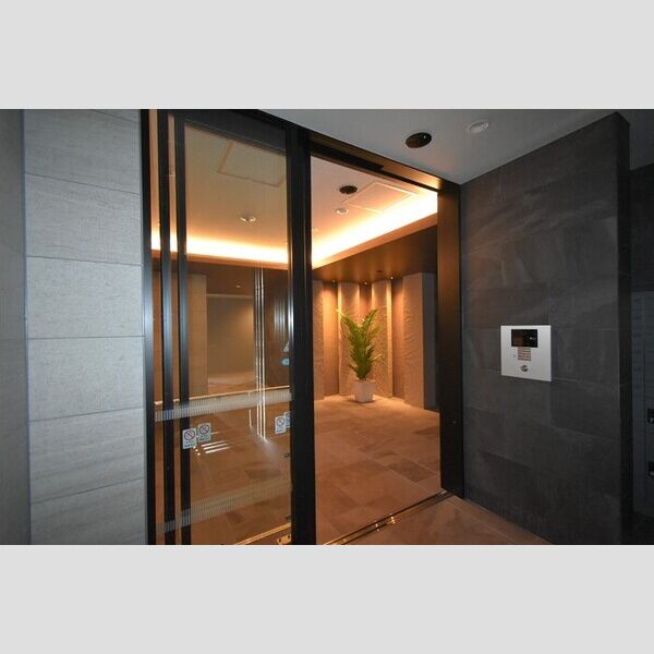 メゾン・ド・シルキー エントランス　通行口