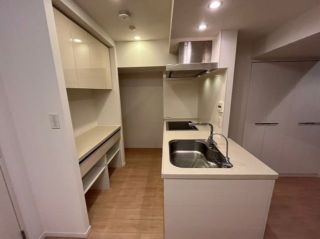 ローレルアイ東中野 2口IH・1口ﾗｼﾞｴﾝﾄ・グリル付