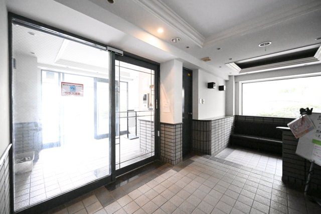 ワコーレ綱島Ⅱ2階 エントランス