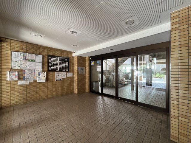 ライオンズマンション横浜第三5階 エントランス