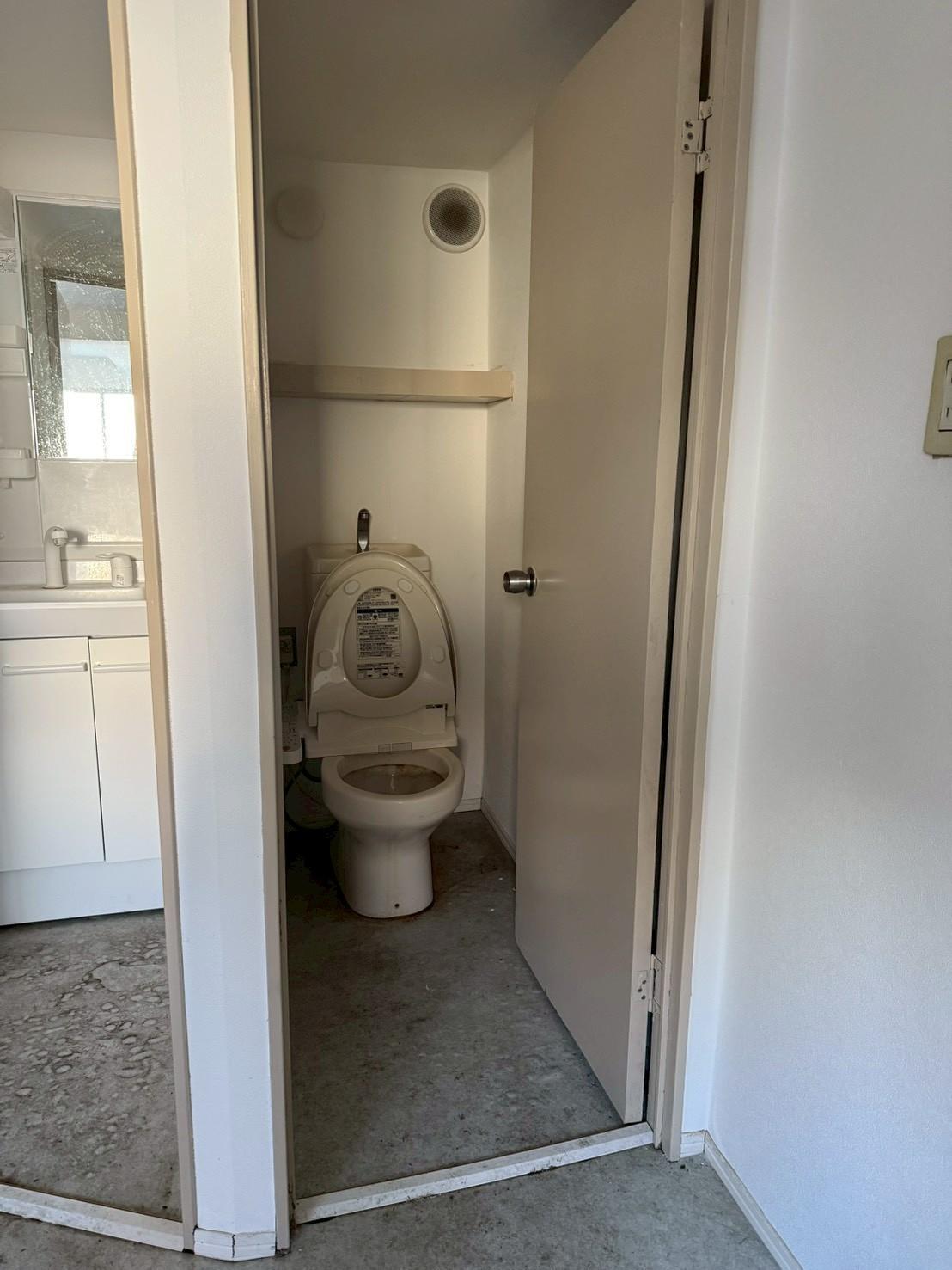 新穎マンション2F号室 トイレはウォシュレット付きです♪