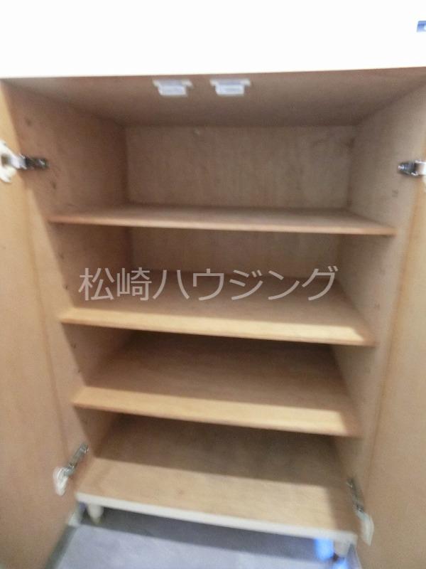 第三さかえビル1階 玄関