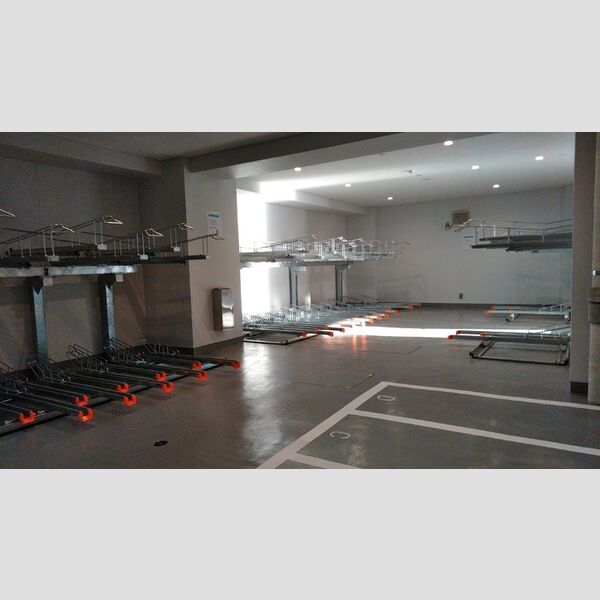 IS(イズ)1203号室 駐輪場