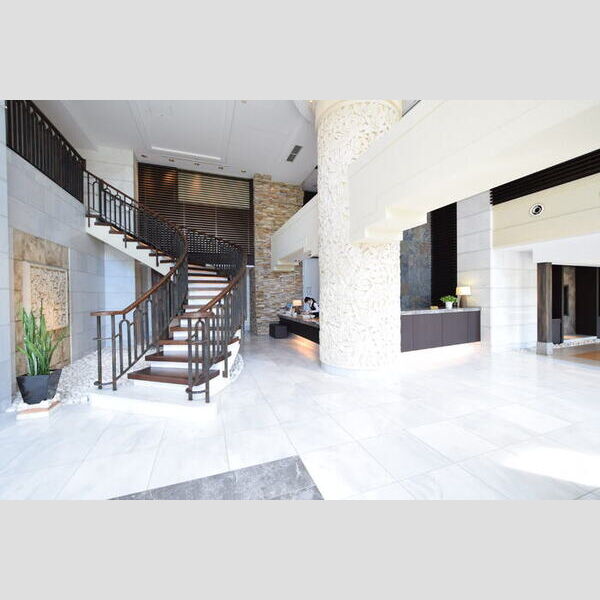 ロイヤルパークス西新井 フロント