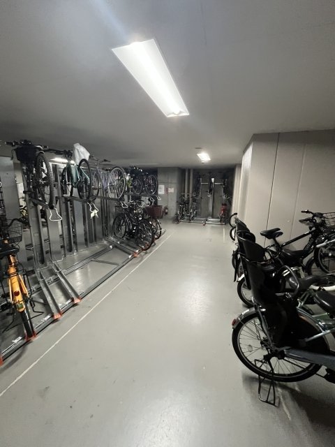 ベイクレストタワー22階 駐輪場