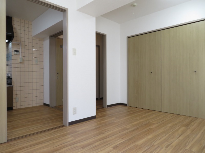 プラザ矢部2階 内観