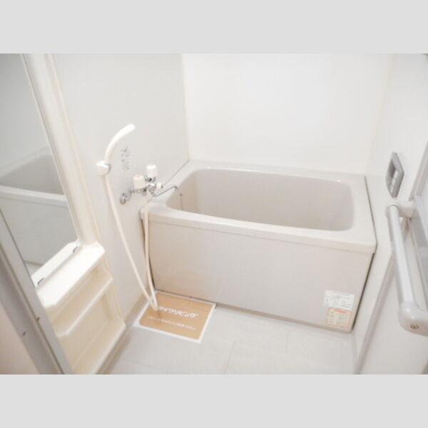 メゾン・ルミエール101号室 追い焚き給湯機能付き浴室