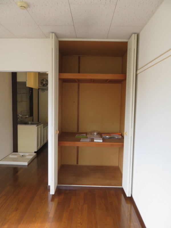 グリーンリーフ越野2階 収納