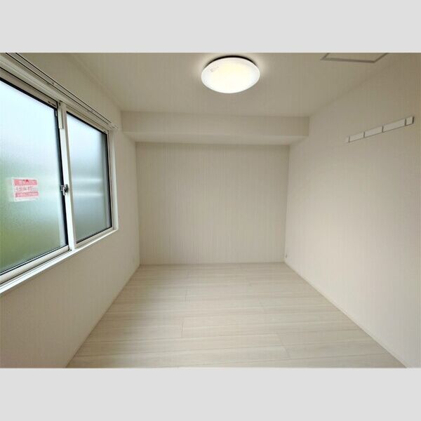 セントラルコートⅡ101号室 洋室6帖(別角度)