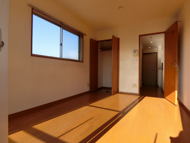 メゾンドムートン3階 （同建物3Ｆ角部屋の写真です）