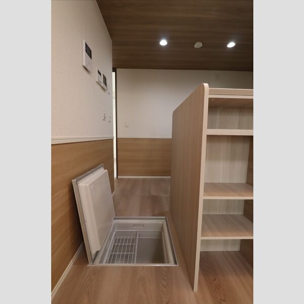 Crecia高松102号室 床下収納