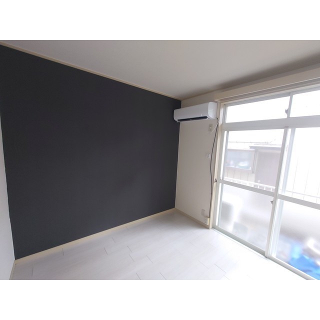 キャロットハウス岸町102号室 内観