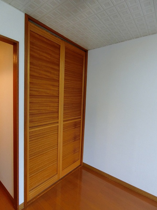 ホワイトパレス2階 収納