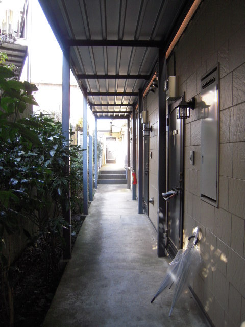 ロンウェル菊名　Ｂ棟 エントランス