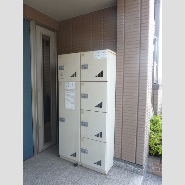 ソレーユ タダ 宅配ボックス