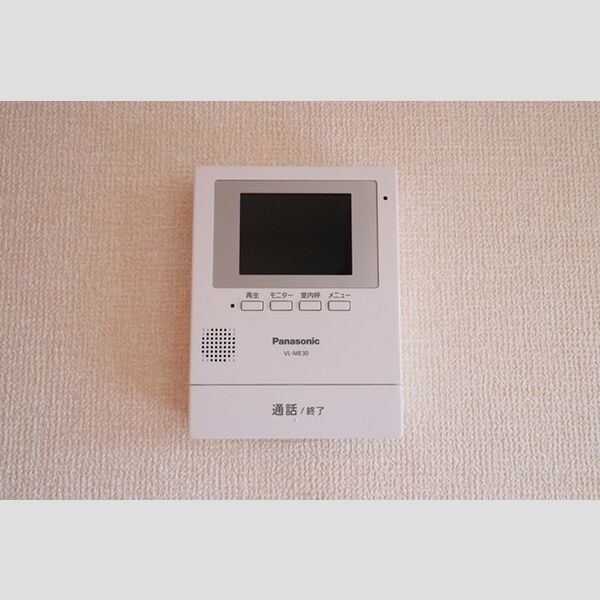 サンモール六実303号室 モニター付インターホン