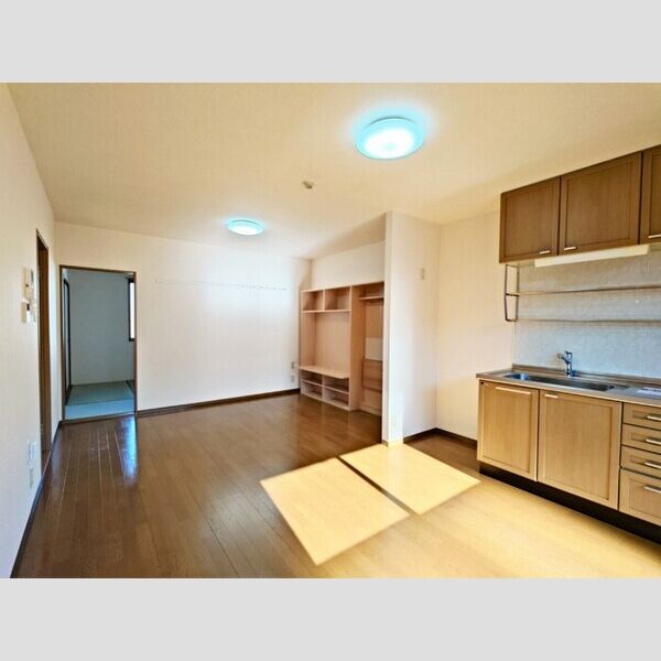 ストークハウス LDK12帖(別角度)