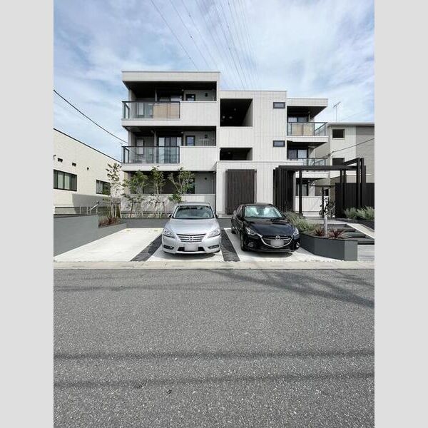 ノーブル　ヴィラ 駐車場