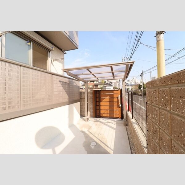 ファミール高野台 屋根付き自転車駐輪場