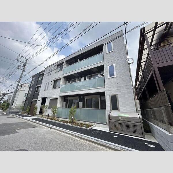 セレスティア西綾瀬の外観画像