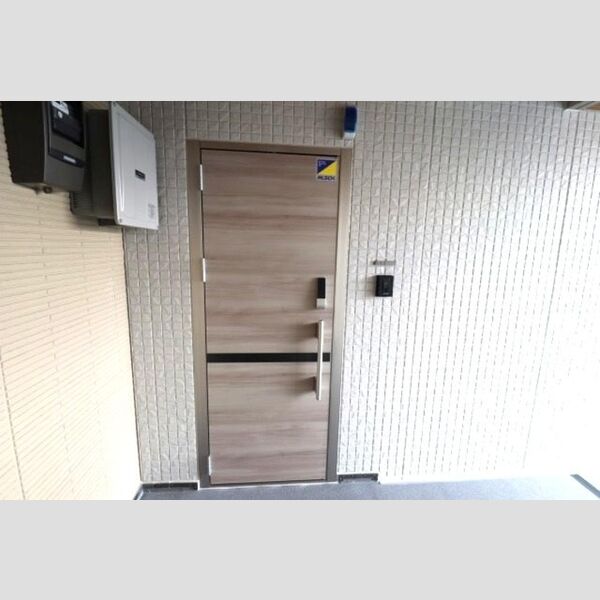 グラナーデ江戸川B 玄関ドア