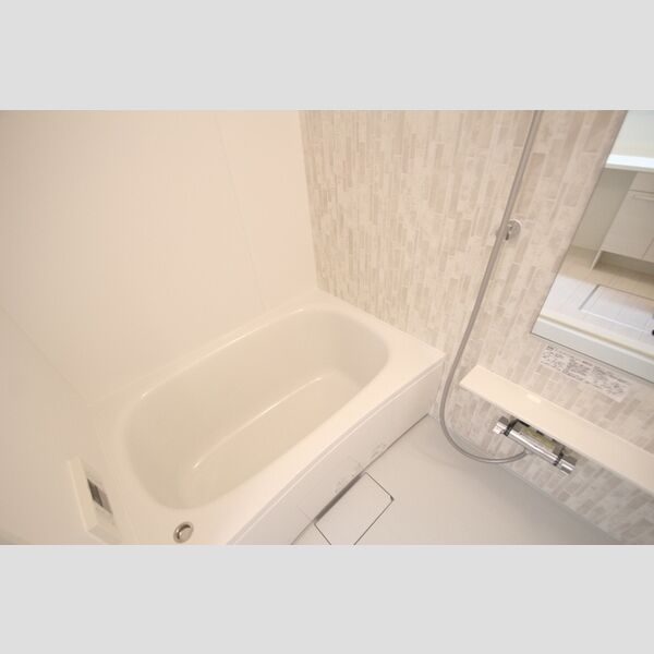 セレスティア大谷田311号室 バス