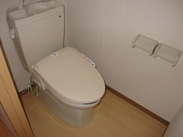 シィーエム・クイーン シャワー付トイレ