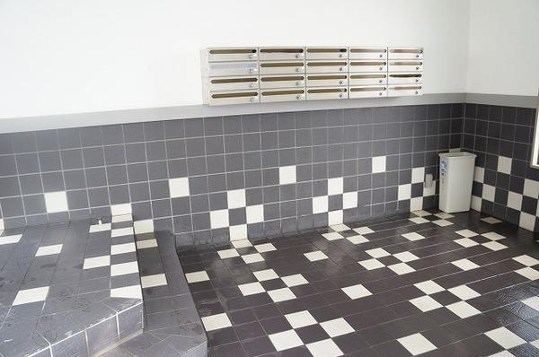 二子町ハイツ(K-106)1階 エントランス