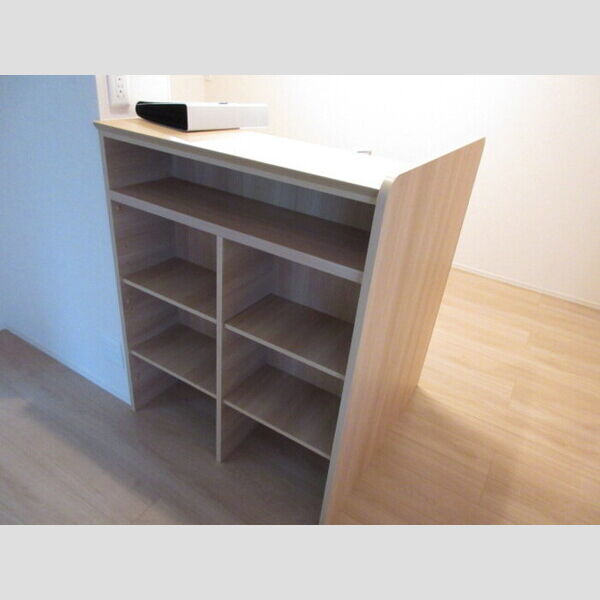 蒼の杜　空101号室 キッチンカウンターは便利な棚になっています♪