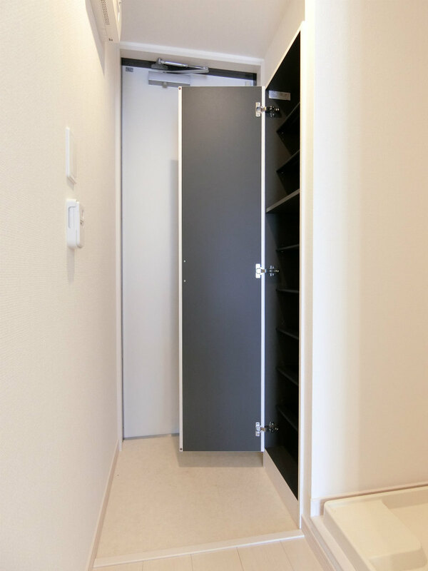 リブリ・コウゲン鎌倉2階 収納