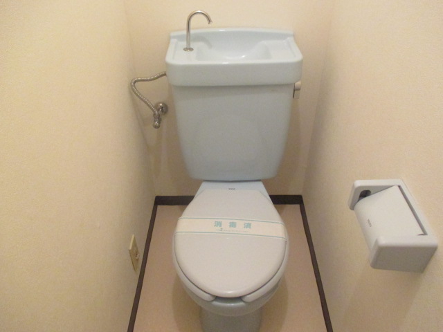 エスポワール湘南0202号室 トイレ