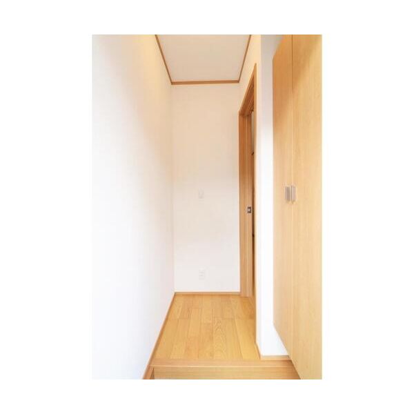 フォレストサンカン102号室 玄関