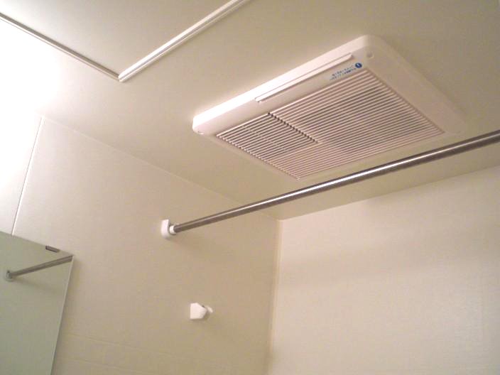 レオパレスセレス末広 浴室乾燥機