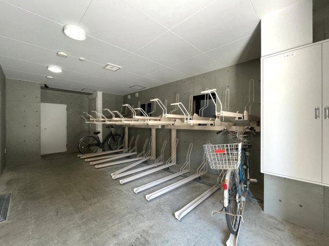 ＲＯＸＩＳ日暮里2階 駐輪場