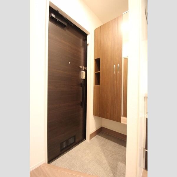 アンジュール綾瀬 玄関