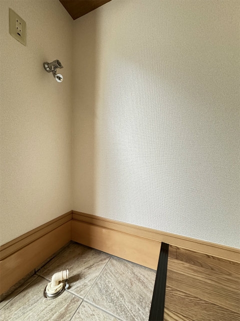 フェリーチェ鶴見イースト1階 洗濯機置き場