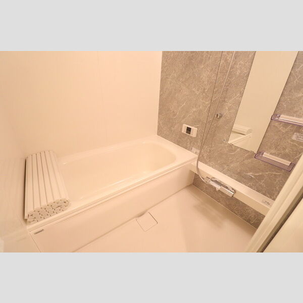 ソレイユガーデン106号室 浴室