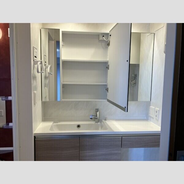 フランボワーズ中島 洗髪洗面化粧台