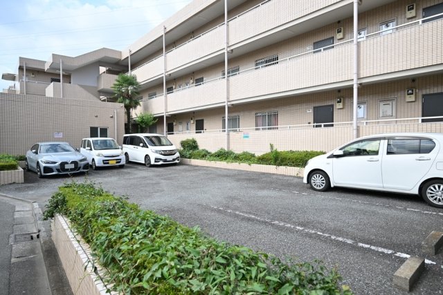 ＰＡＬＷＩＳＨ三鷹3階 駐車場
