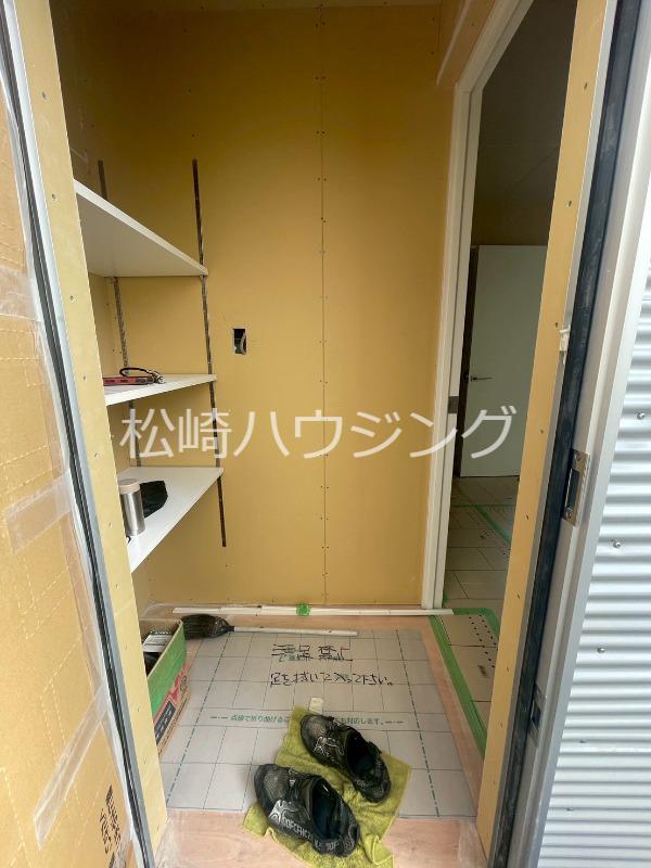 AW中野松が丘1階 玄関